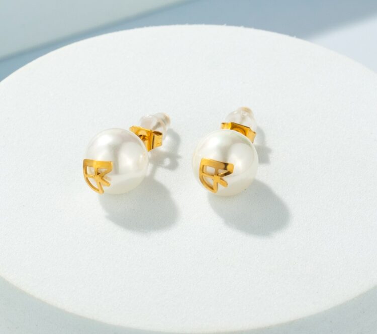 Nova Studs