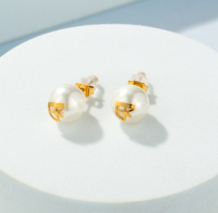 Nova Studs