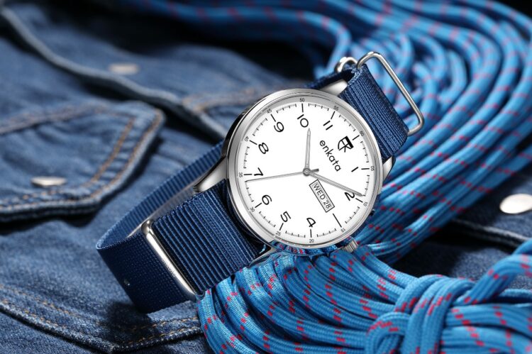 Apus II White Canvas Blue
